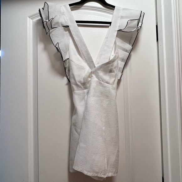 Tea & Cup Nordstrom White Ruffle Pleated Romper - Picture 4 of 5